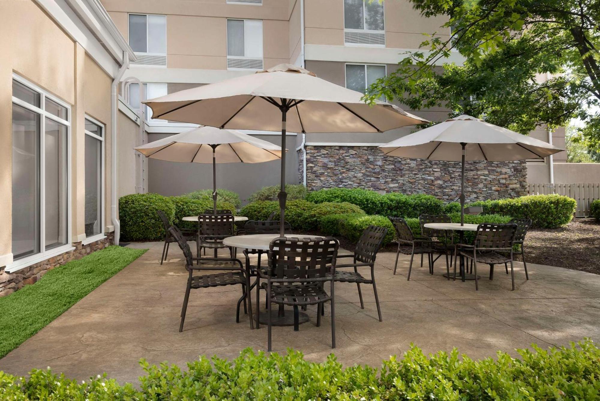 Hilton Garden Inn Raleigh Capital Blvd I-540 Екстер'єр фото