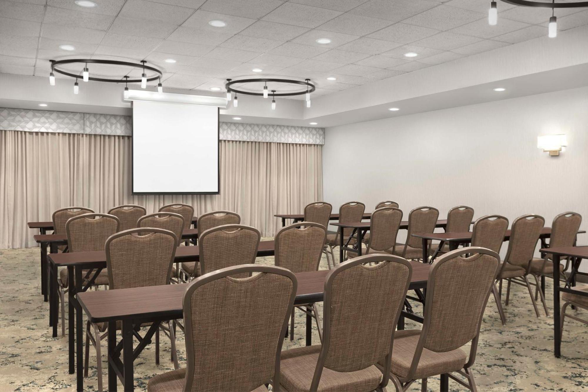 Hilton Garden Inn Raleigh Capital Blvd I-540 Екстер'єр фото