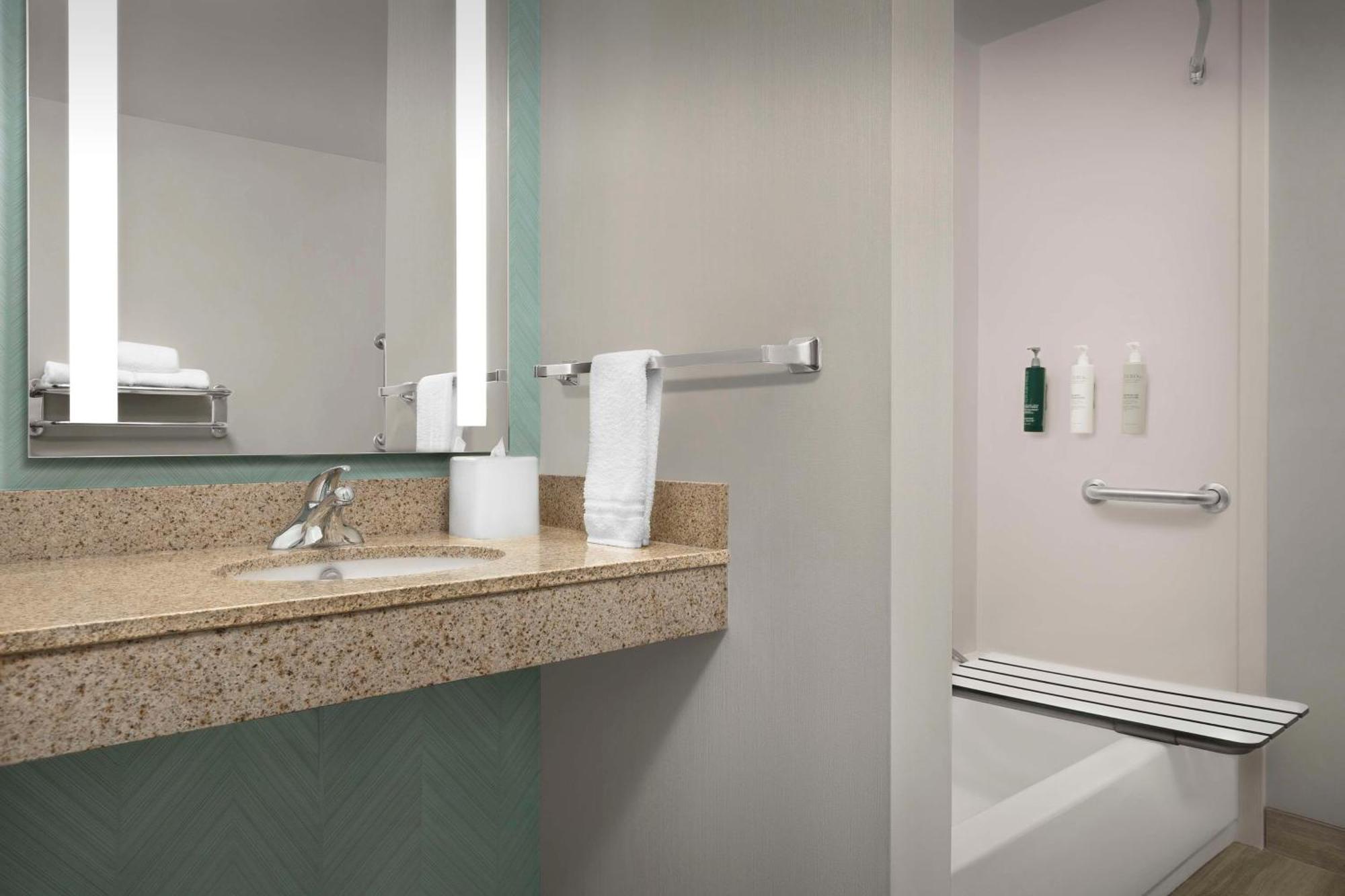 Hilton Garden Inn Raleigh Capital Blvd I-540 Екстер'єр фото